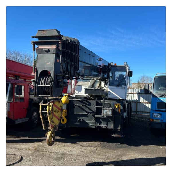 Crane LOKOMO 335 50t Original color Volvo Tractor