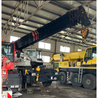 Crane LOKOMO 335 50t Original color Volvo Tractor